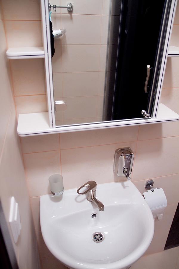 Slavyanskaya Hata Hotel บารานาวิชชี ภายนอก รูปภาพ