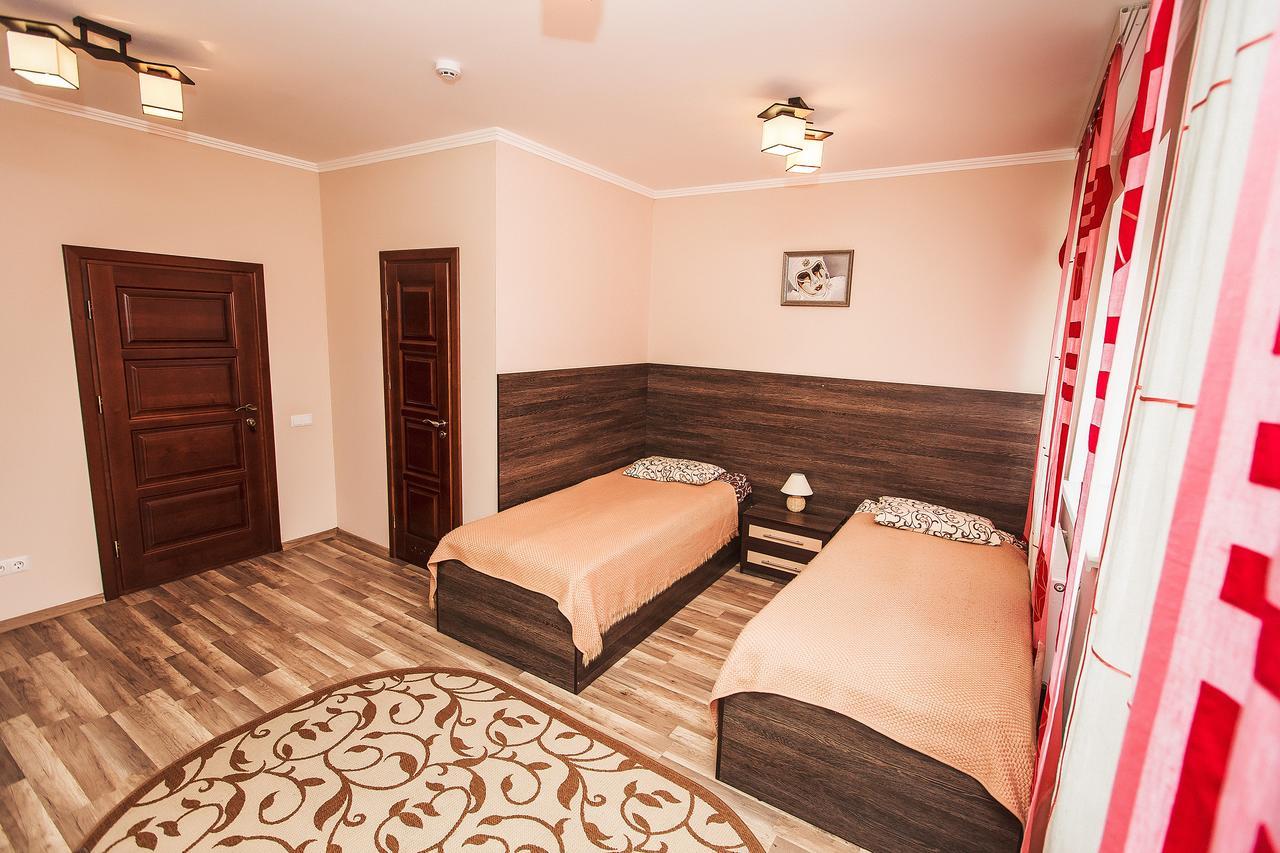 Slavyanskaya Hata Hotel บารานาวิชชี ภายนอก รูปภาพ