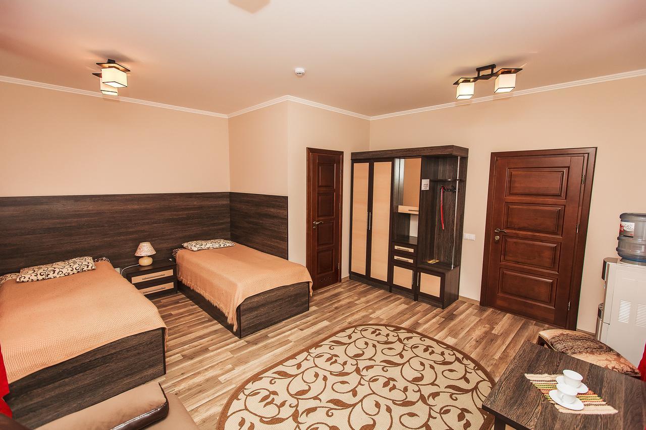 Slavyanskaya Hata Hotel บารานาวิชชี ภายนอก รูปภาพ