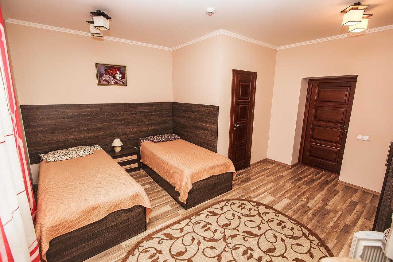 Slavyanskaya Hata Hotel บารานาวิชชี ภายนอก รูปภาพ
