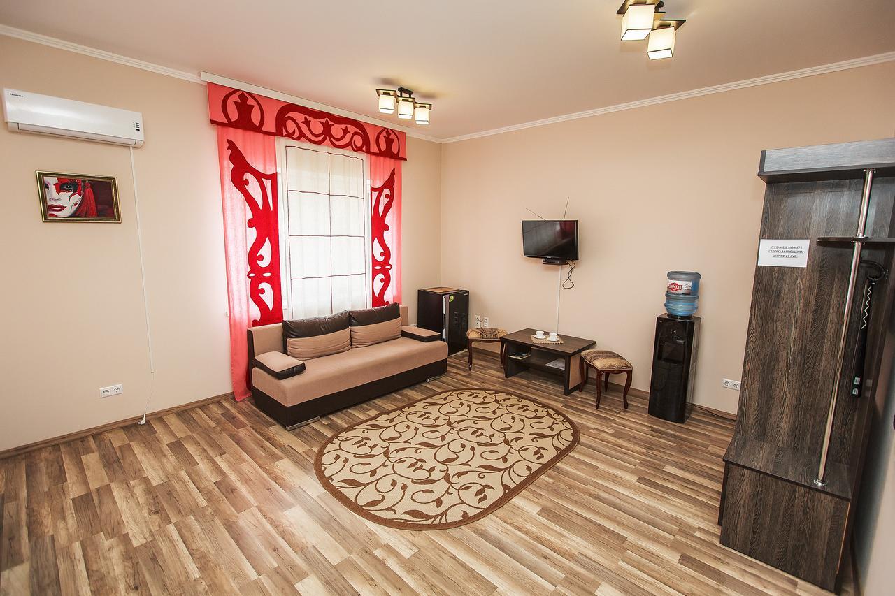 Slavyanskaya Hata Hotel บารานาวิชชี ภายนอก รูปภาพ