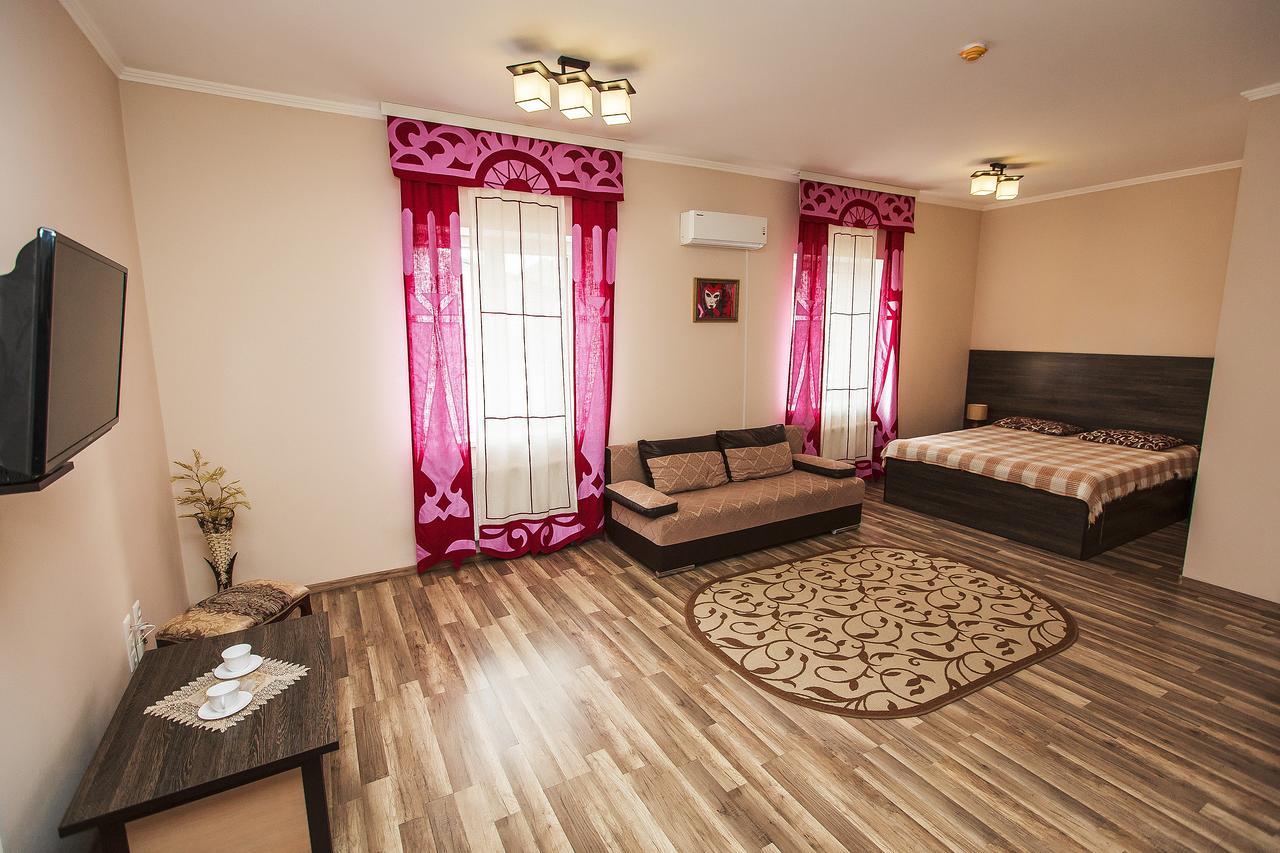 Slavyanskaya Hata Hotel บารานาวิชชี ภายนอก รูปภาพ