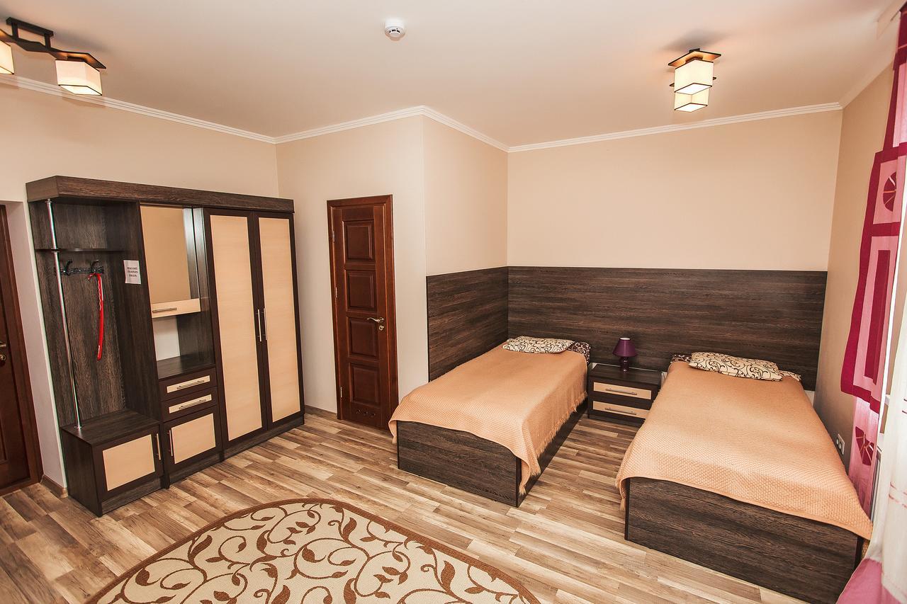 Slavyanskaya Hata Hotel บารานาวิชชี ภายนอก รูปภาพ