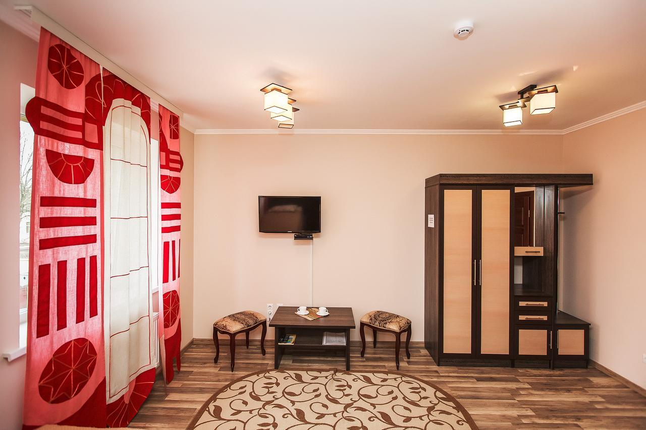 Slavyanskaya Hata Hotel บารานาวิชชี ภายนอก รูปภาพ