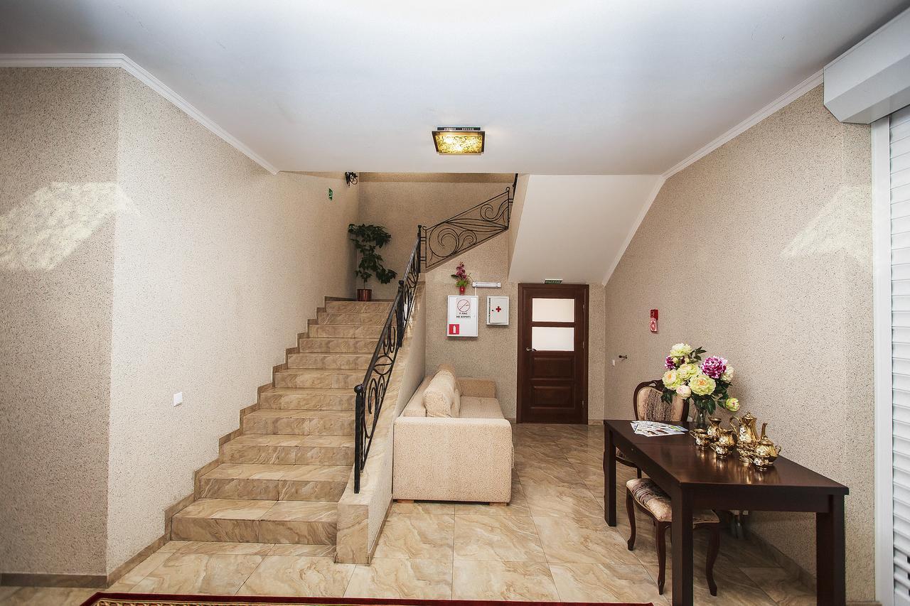 Slavyanskaya Hata Hotel บารานาวิชชี ภายนอก รูปภาพ