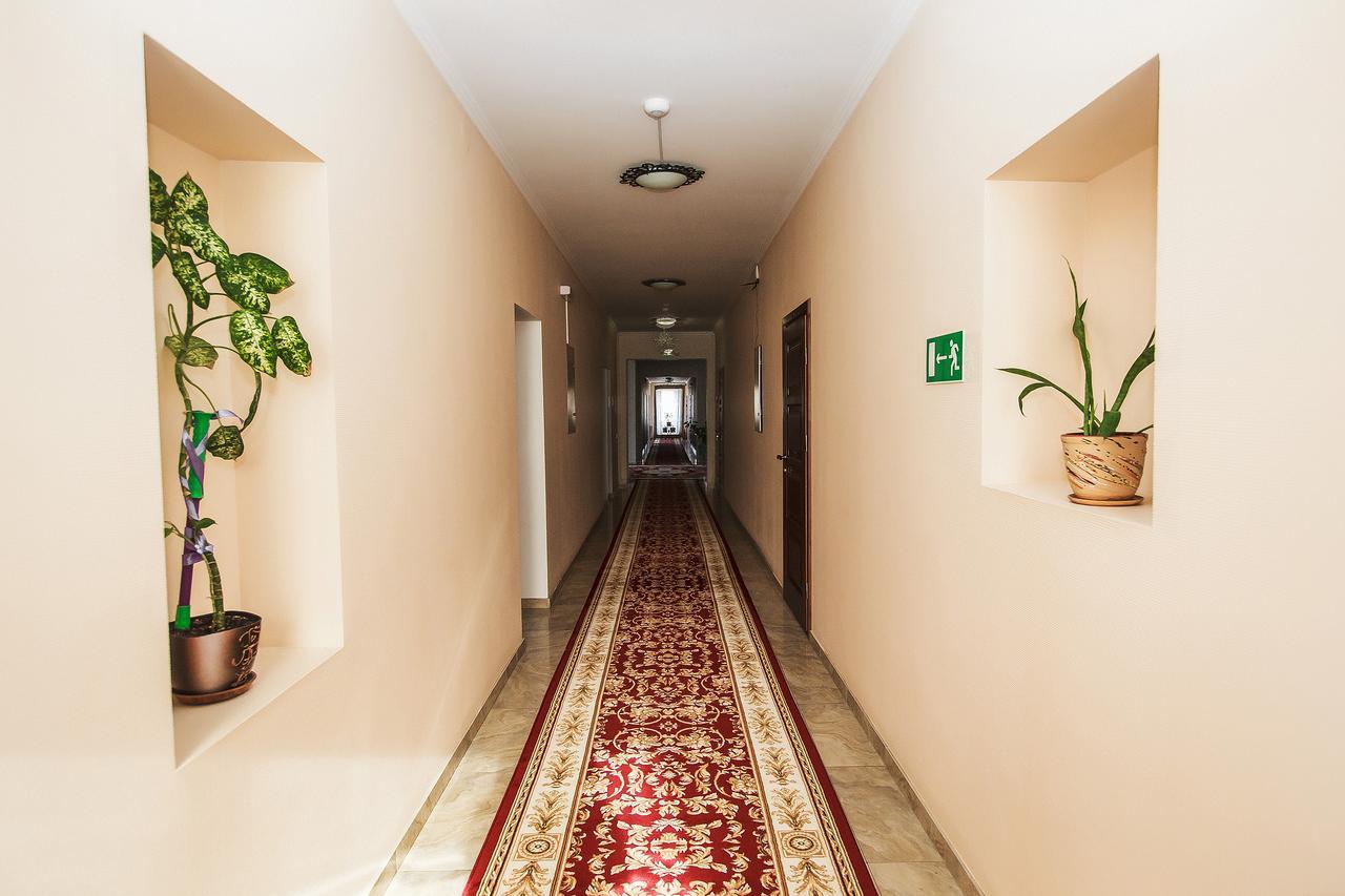 Slavyanskaya Hata Hotel บารานาวิชชี ภายนอก รูปภาพ