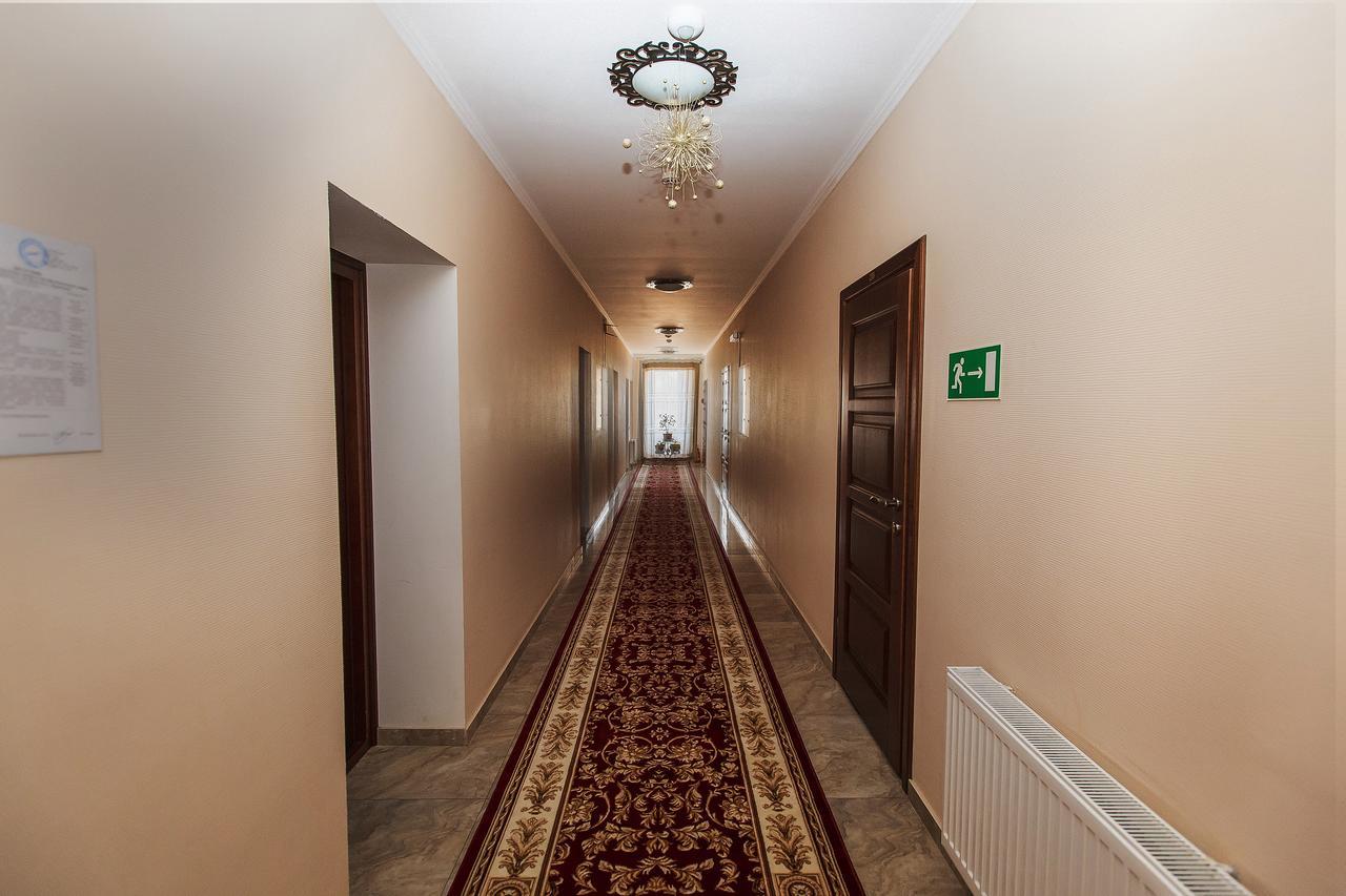 Slavyanskaya Hata Hotel บารานาวิชชี ภายนอก รูปภาพ