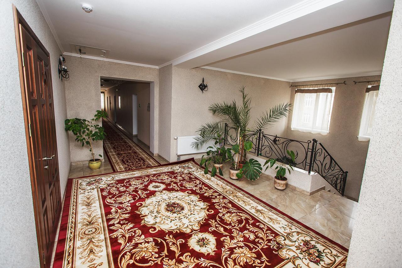 Slavyanskaya Hata Hotel บารานาวิชชี ภายนอก รูปภาพ